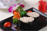 蟹肉沙拉寿司18元
